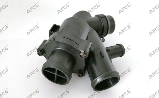 LR035124 LR032135 Engine Coolant Thermostat Housing For Land Rover Discovery 3.0l